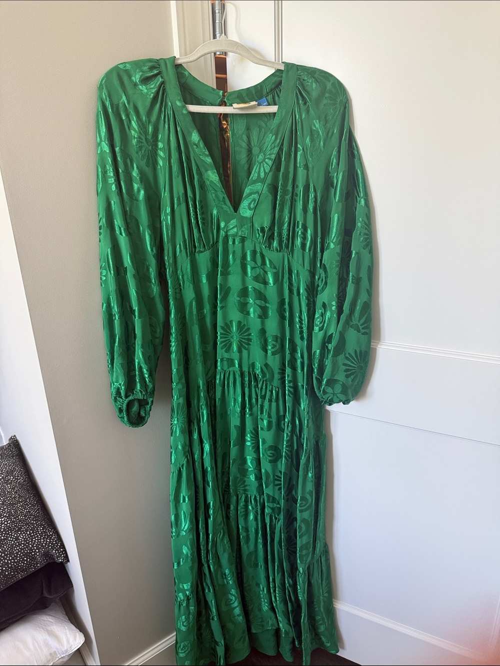 FARM Rio Emerald Floral Jacquard V-Neck Maxi Dress